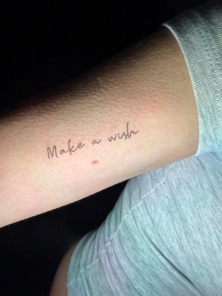 tatuaje_minimalista_linea-fina-letras-mostoles-lagataparda